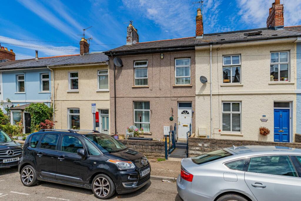 3 bedroom terraced house for sale in John Street, Penarth, CF64