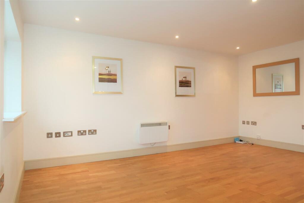 Additional property image - Woodlands, Hayes Point, Sully
