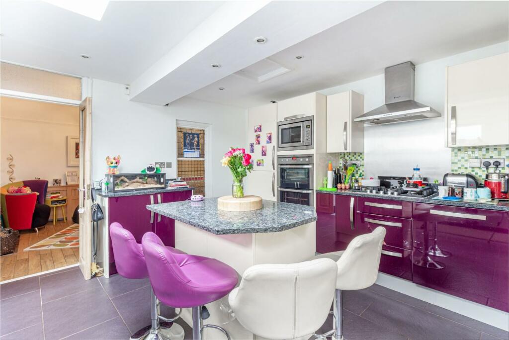 3 bedroom terraced house for sale in Brook Street, Stourbridge, DY8