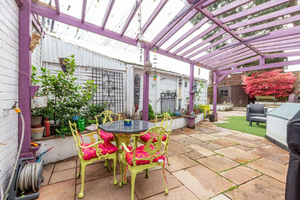 3 bedroom terraced house for sale in Brook Street, Stourbridge, DY8