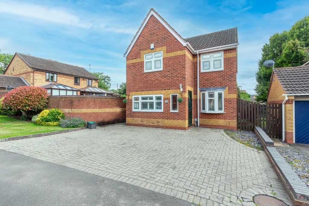 3 bedroom detached house for sale in Richardson Drive, Stourbridge, DY8