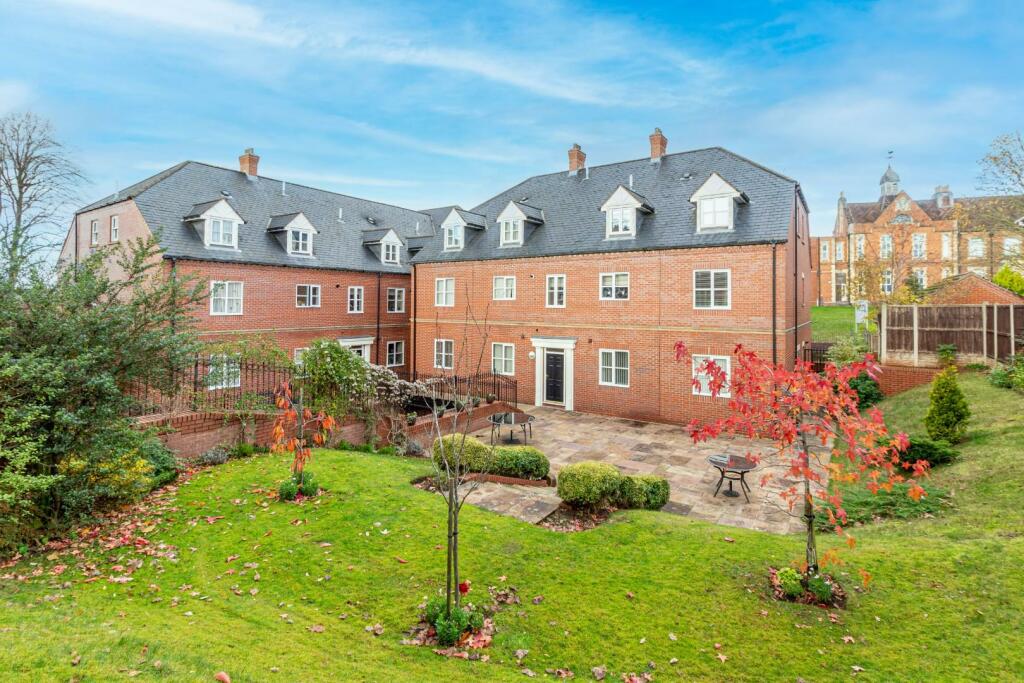 3 bedroom penthouse for sale in Love Lane, Stourbridge, DY8 2BU, DY8