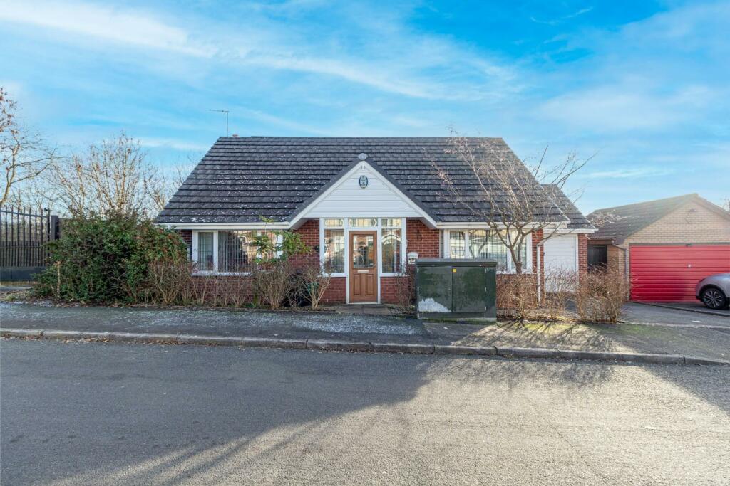 3 bedroom detached house for sale in Stamford Road, Brierley Hill, DY5