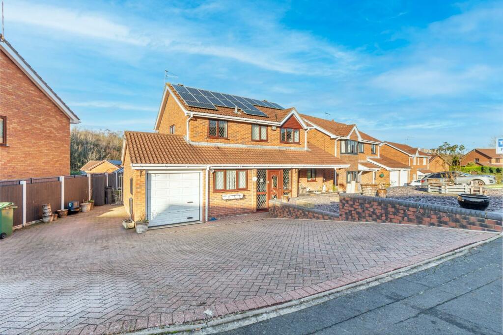 4 bedroom detached house for sale in Lakeside Court, Brierley Hill, DY5