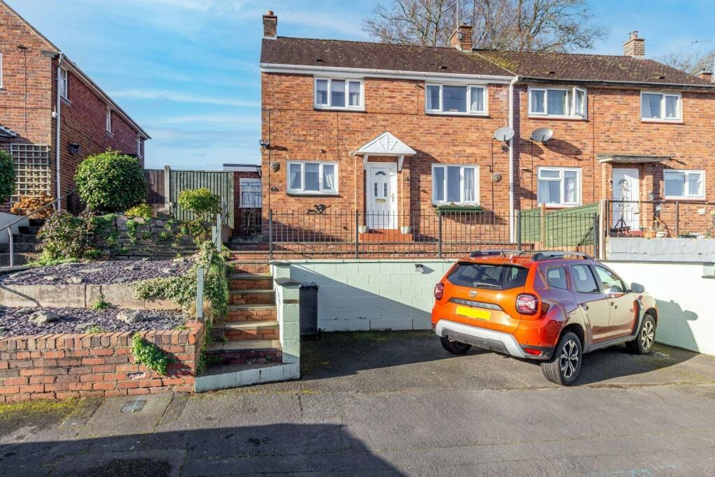 3 bedroom semidetached house for sale in Edge View Walk, Kinver