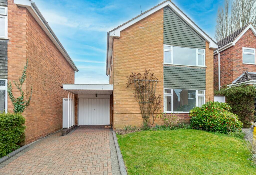 3 bedroom detached house for sale in Rathmore Close, Stourbridge, DY8