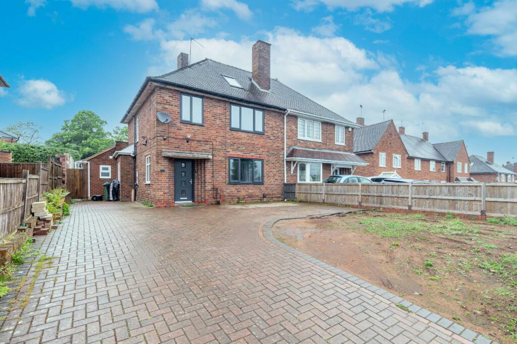 3 bedroom semidetached house for sale in Shenstone Avenue, Stourbridge