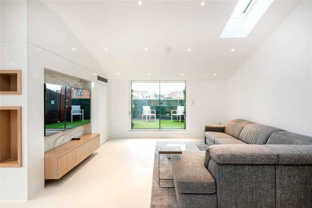 Main image of property: Wellington Street, London, WC2E