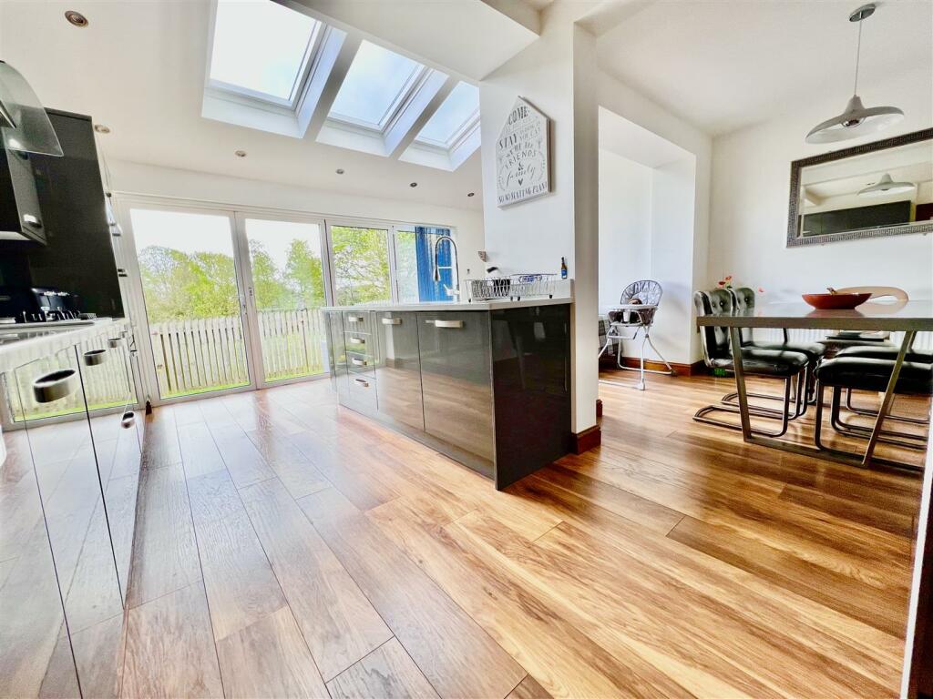 4 bedroom house for sale in Moor Way, Oakworth, Keighley, BD22