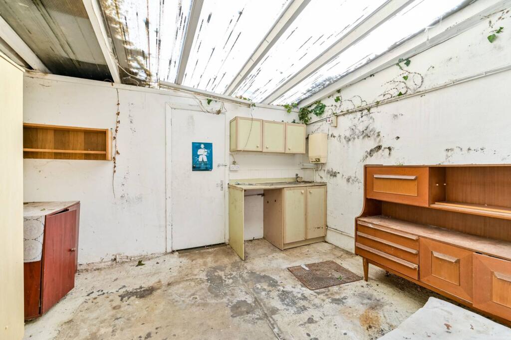 Main image of property: Ewell Road, Surbiton, KT6