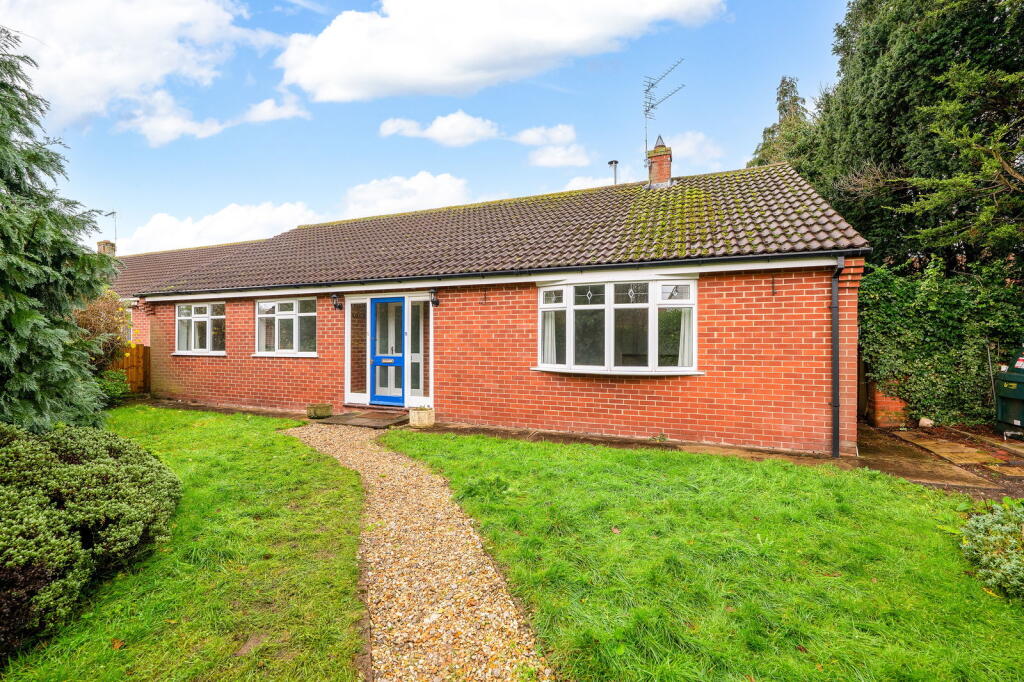 Main image of property: High Street, Carlton-le-Moorland, Lincoln, LN5 9HT