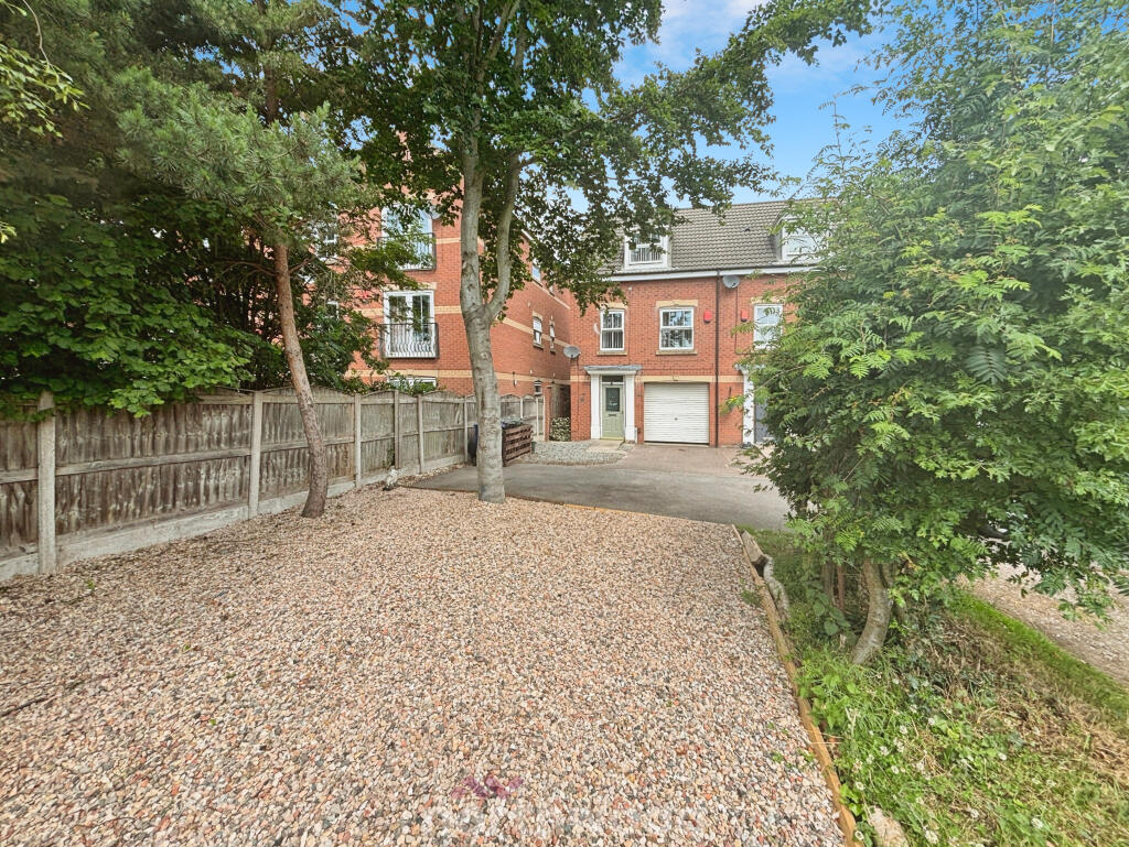 Main image of property: Fountains Close, Kirk Sandall, Doncaster, DN3