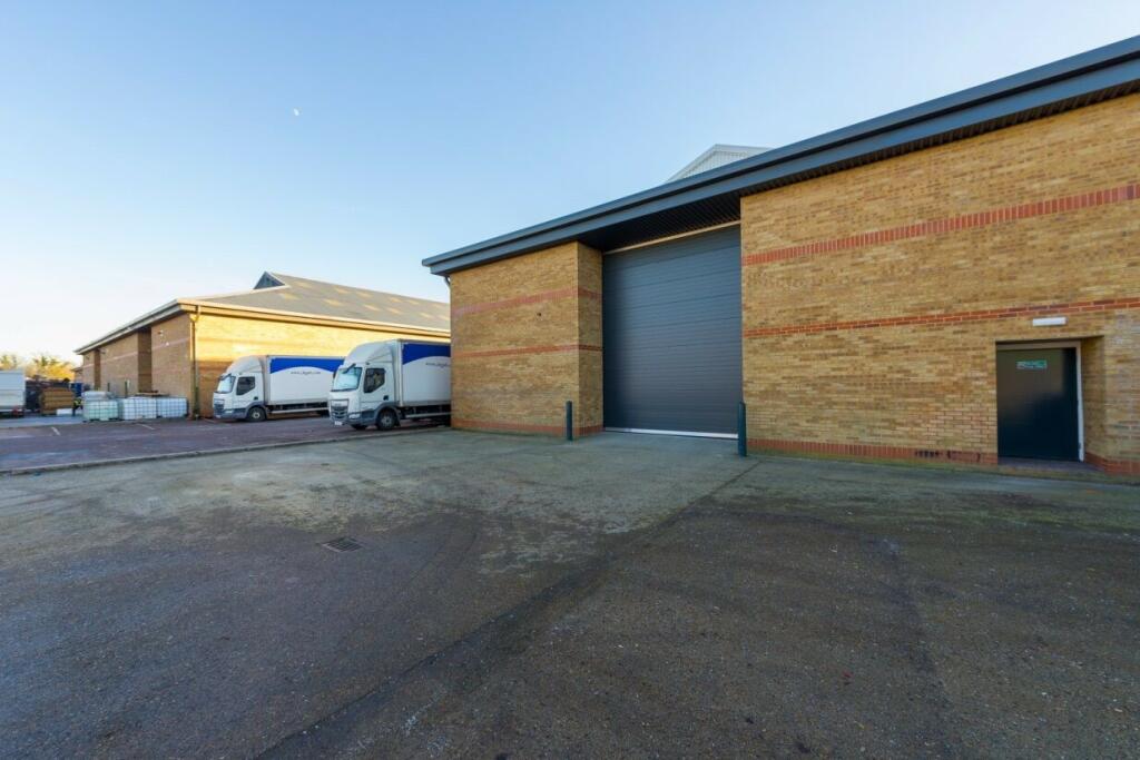 Additional property image - Unit 3 A1(M) Business Centre Dixons Hill Road  Welham Green Hertfordshire A