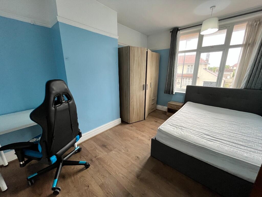 Main image of property: Ninth Avenue, Bristol, BS7, [REF: bBC2gp]