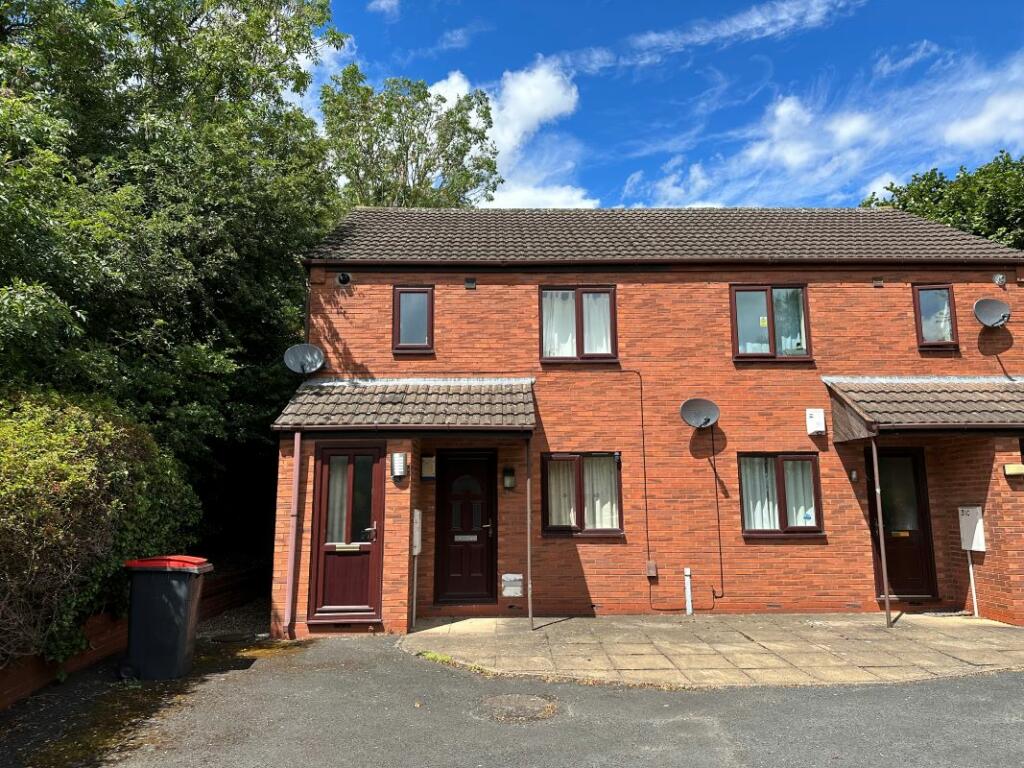 Main image of property: 31A Orleton Lane, Wellington, Telford, Shropshire, TF1 2AF