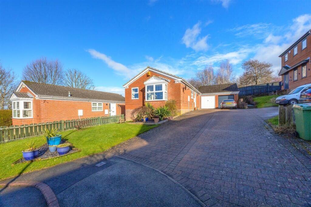 Main image of property: 42 Sandygate Grange Drive, Sheffield, South Yorkshire, S10 5NW