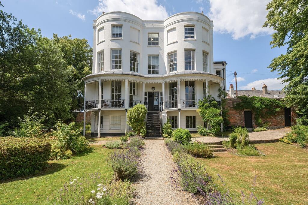 Main image of property: Cecil Court, Mount Sion, Tunbridge Wells, TN1 