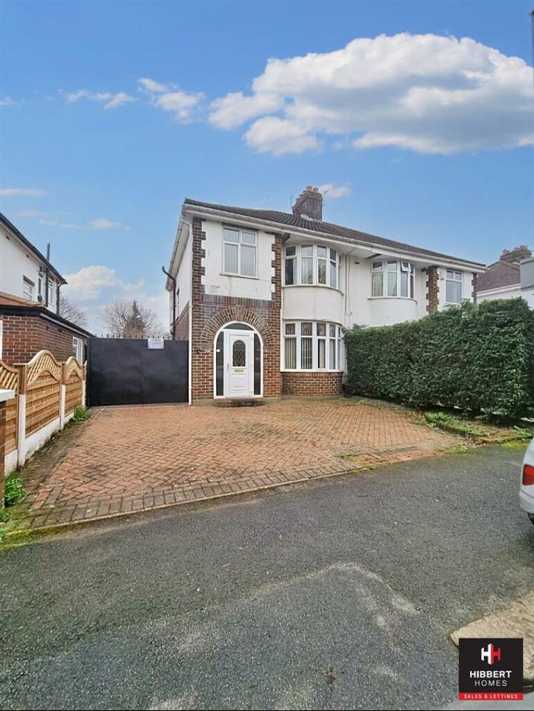 3 bedroom semidetached house for sale in Wendover Road, Manchester, M23