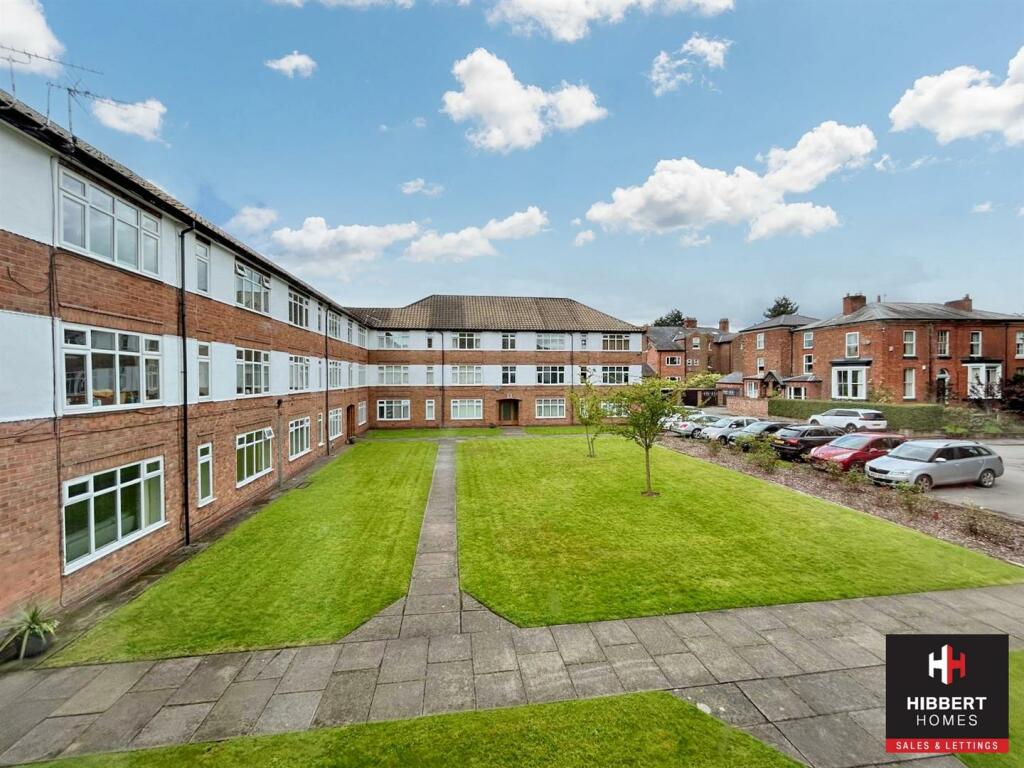 2 bedroom flat for sale in Harewood Court, Sale,, M33