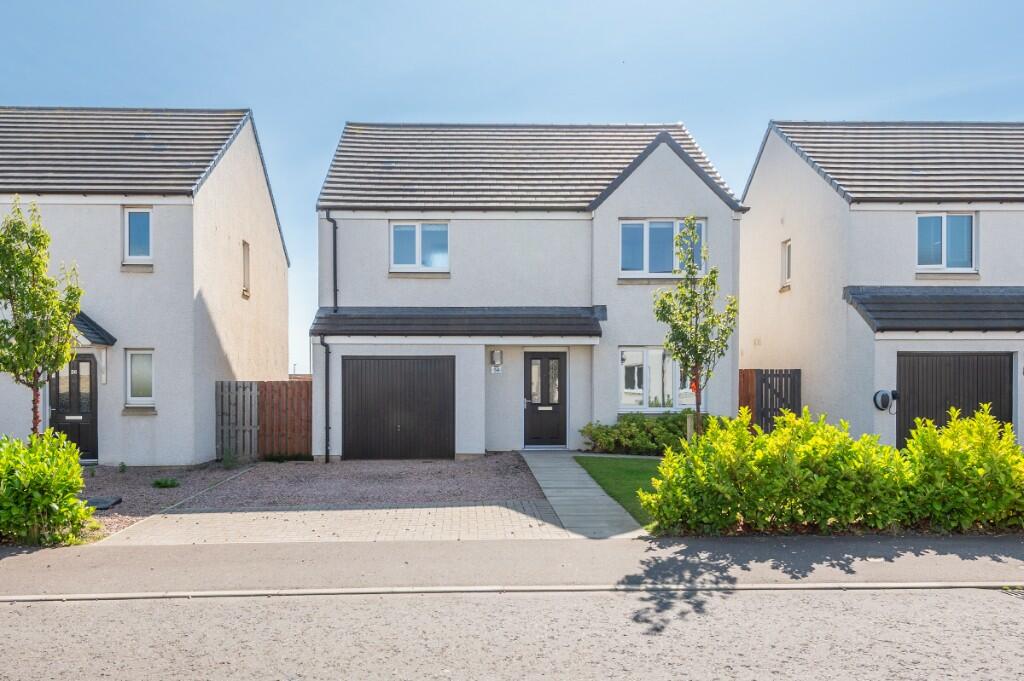 4 bedroom detached house for sale in Finlay Drive, Arbroath, Angus, DD11