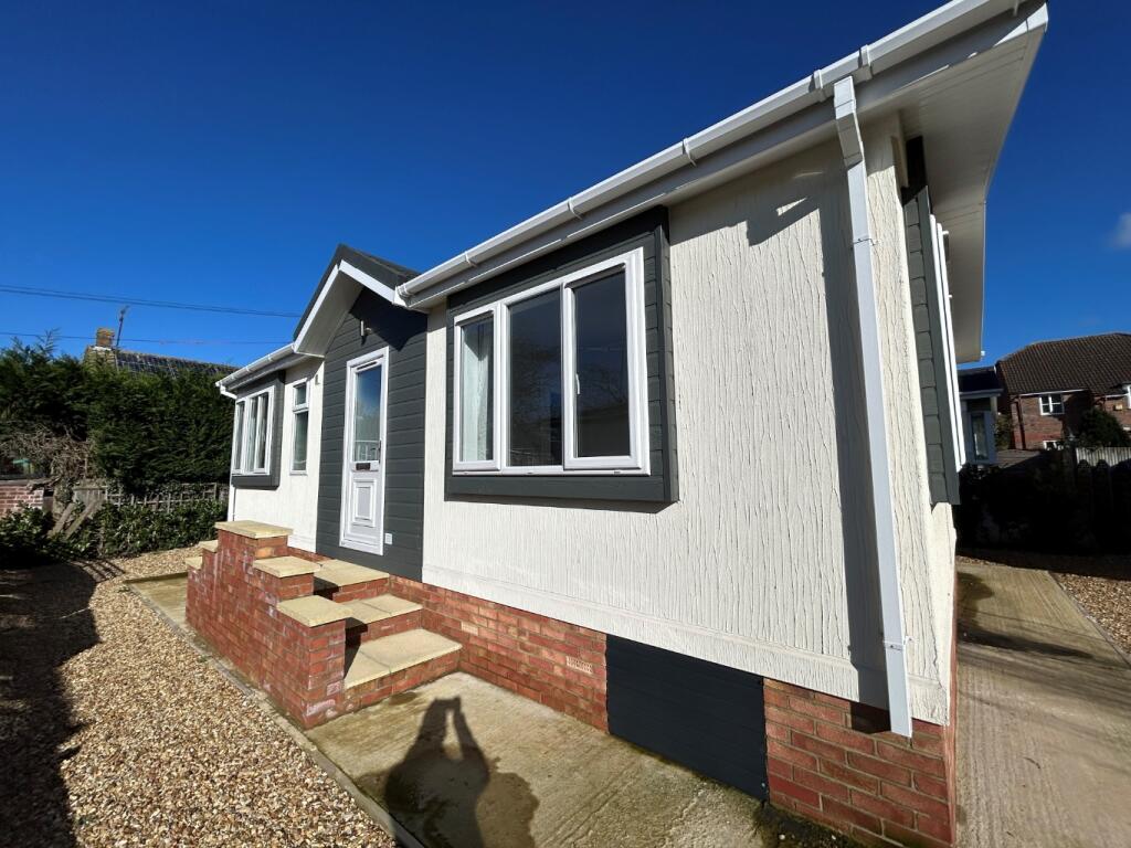 2 bedroom park home for sale in Beechwood Park, Mossman Drive