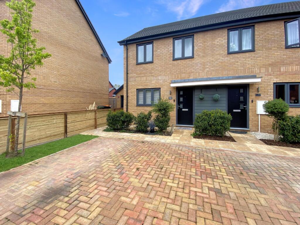 2 bedroom end of terrace house for sale in Pantheon Drive, Houghton