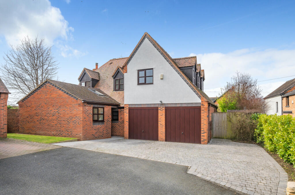 4 bedroom detached house for sale in The Hollies, Cotheridge Lane