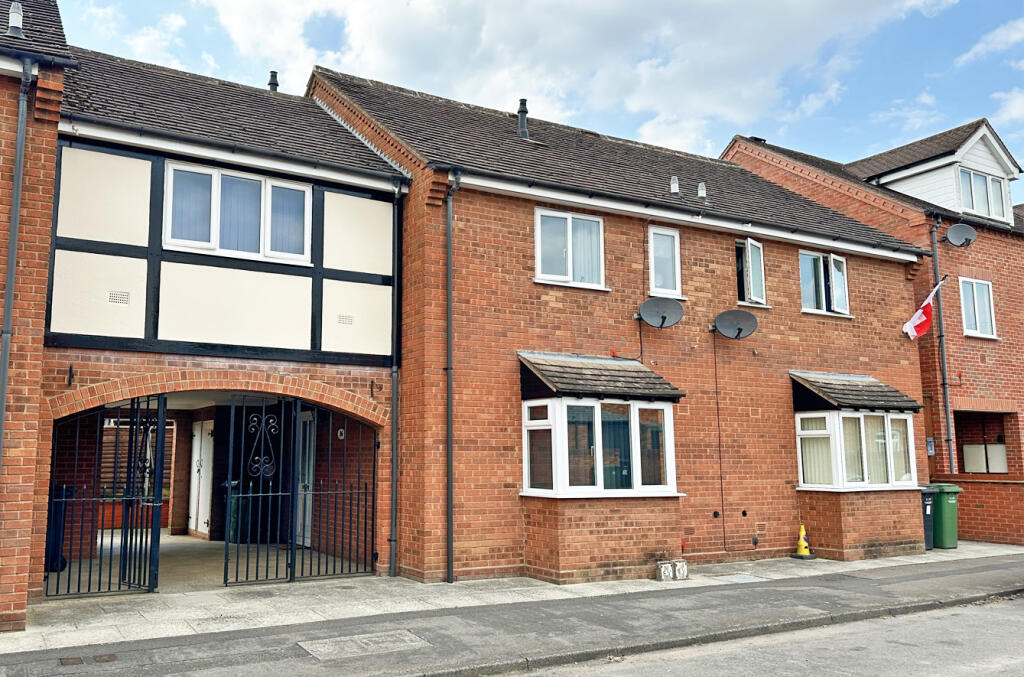 Main image of property: Head Street, Pershore, Worcestershire