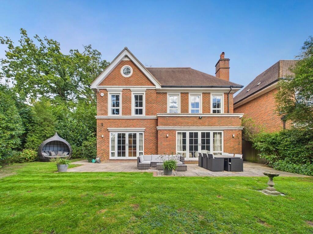 Main image of property: Queens Hill, London Road SL5