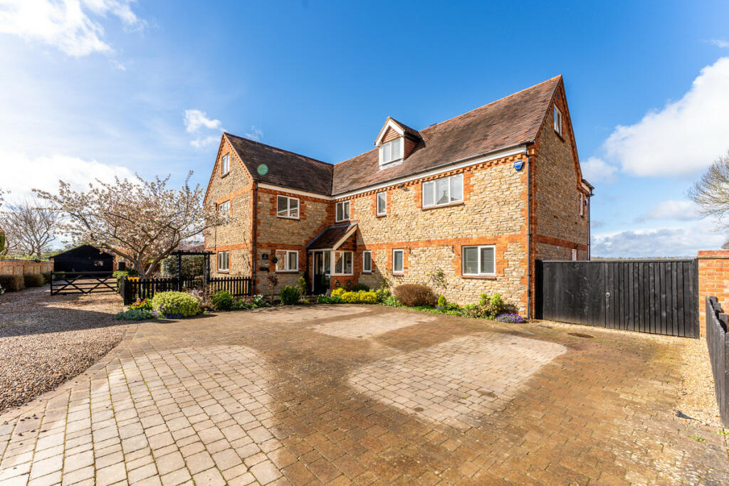 Main image of property: Portfields Farm, Newport Pagnell, MK16