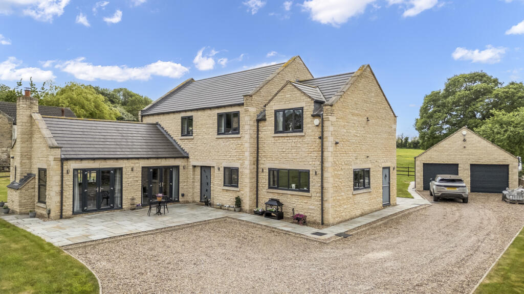 Main image of property: Carr, Rotherham, S66