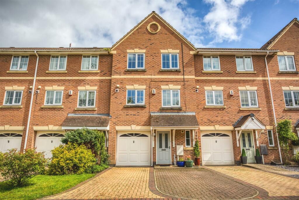 4 bedroom terraced house for sale in Mews Court, Mickleover, Derby, DE3