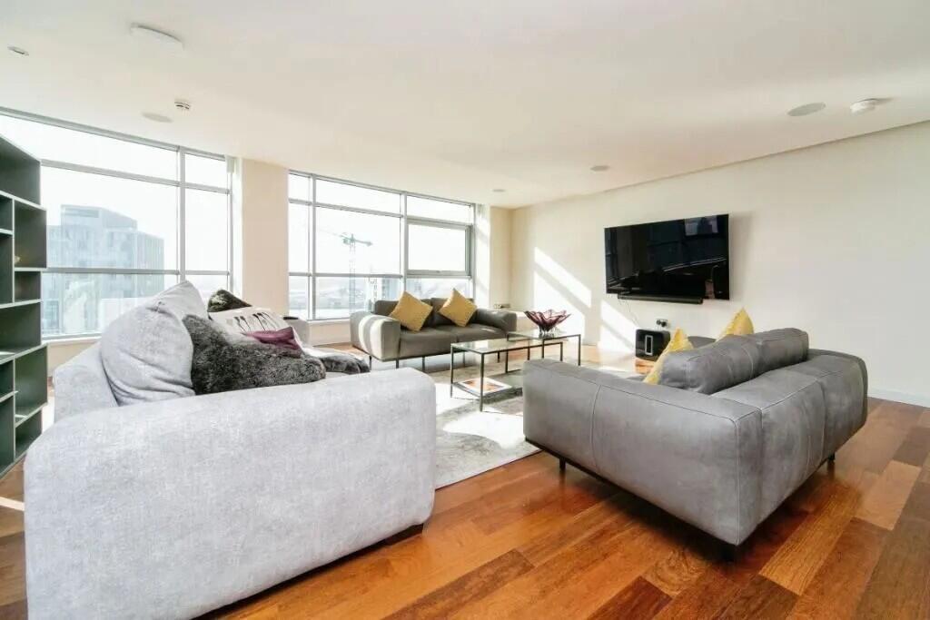 Main image of property: Clarence Street, Liverpool, Merseyside, L3