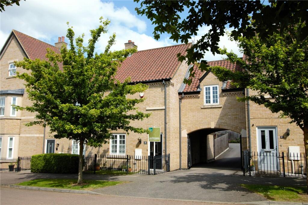 3 bedroom terraced house for sale in Hardy Way, Fairfield, Hitchin