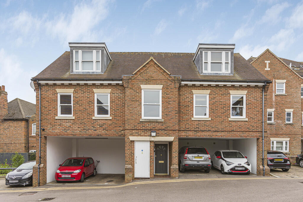 Main image of property: Bancroft, Hitchin, SG5