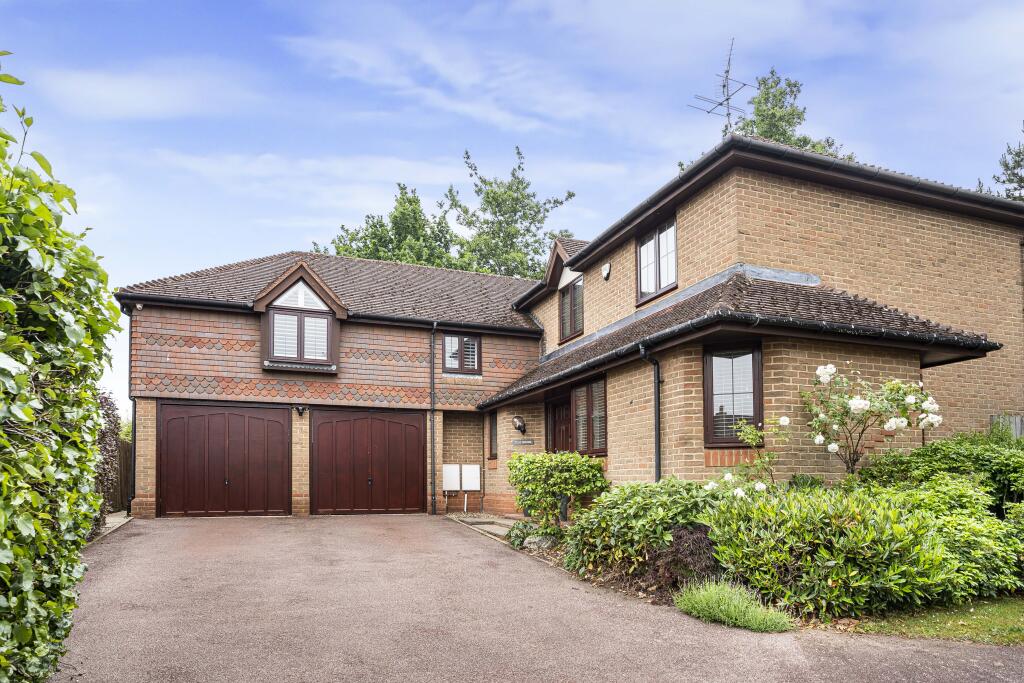 Main image of property: Chestnut Walk, Hitchin, SG4