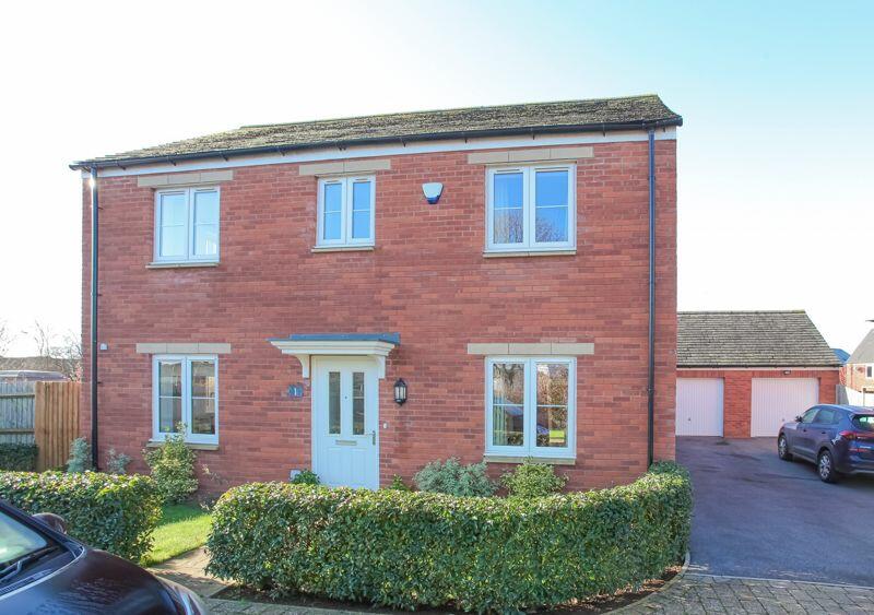 3 bedroom detached house for sale in Faulkener Road, Bloxham, OX15