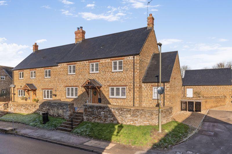 Main image of property: 2 The Rickyard, Hook Norton 