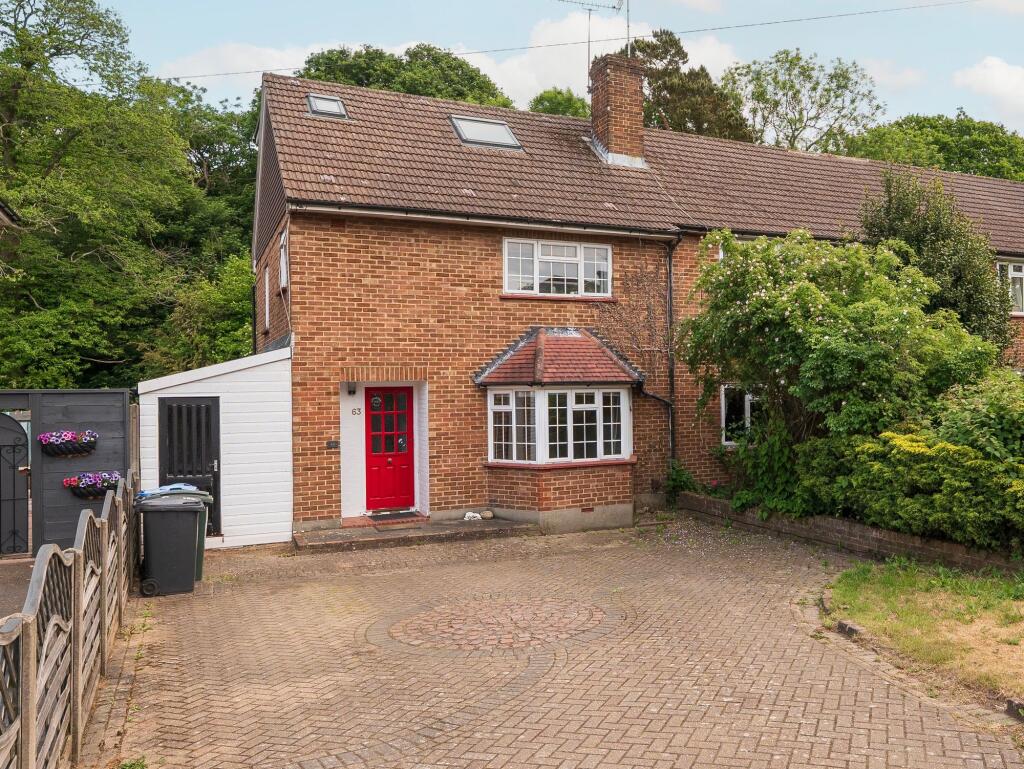 4 bedroom end of terrace house