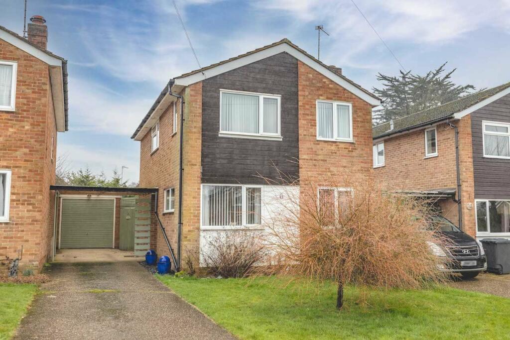 3 bedroom detached house for sale in Royle Close, Chalfont St Peter, SL9