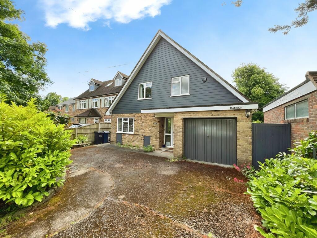 4 bedroom chalet for rent in Milton Avenue, Gerrards Cross, SL9