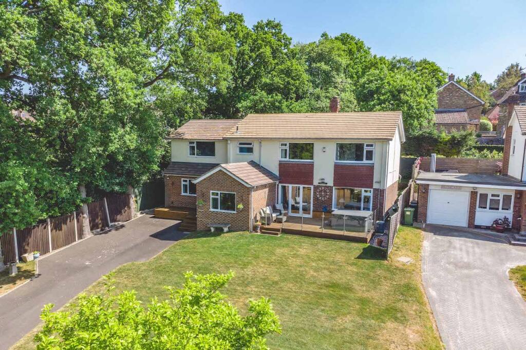 Main image of property: Misbourne Vale, Chalfont St Peter, SL9