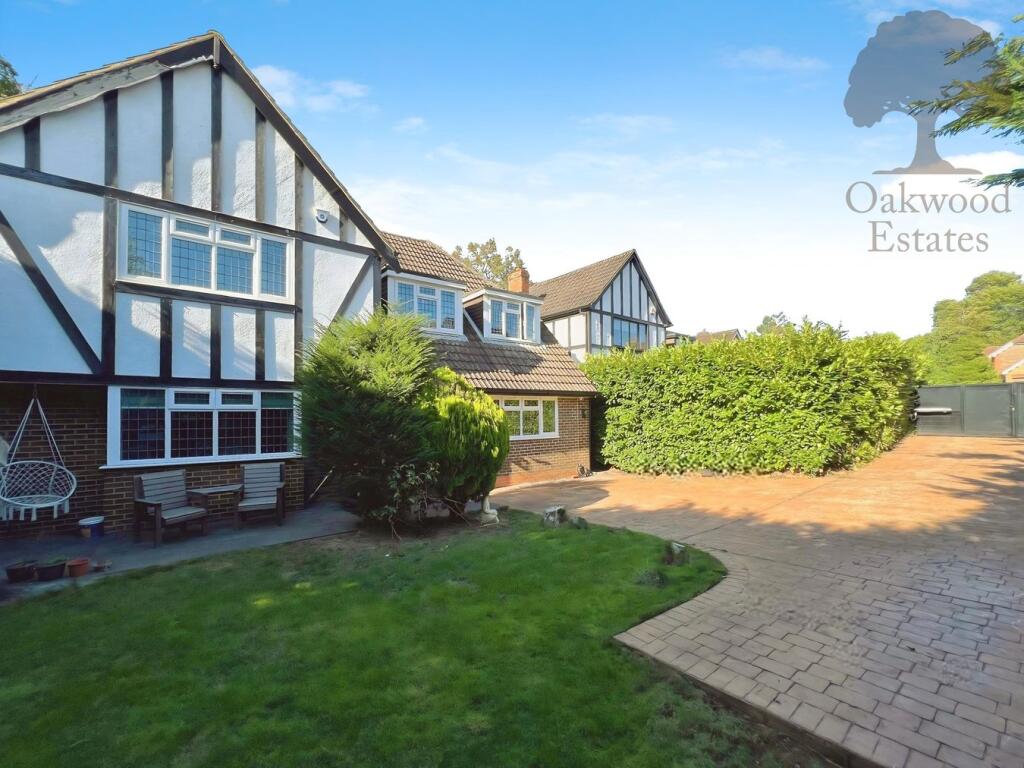 Main image of property: Ridgemount End, Chalfont St Peter, SL9