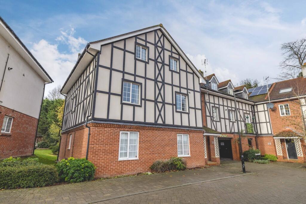 Main image of property: Grange Road, Chalfont St Peter, SL9