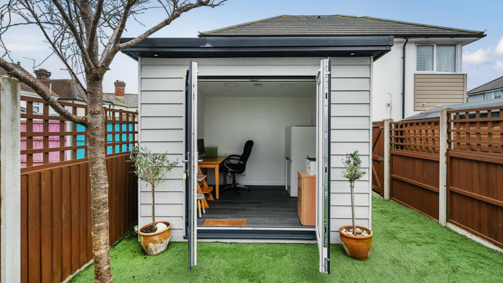 Additional property image - Gladstone Mews, Boscombe, BH7 6BG