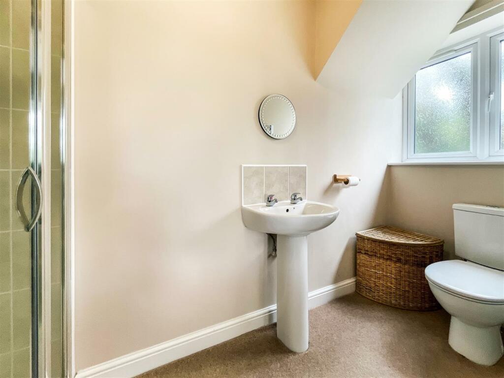 6 bedroom detached house for sale in The Spinney, Mancetter, Atherstone