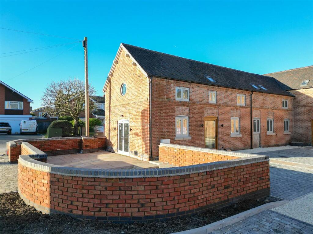 3 bedroom character property for sale in Kennel Lane, Witherley, CV9