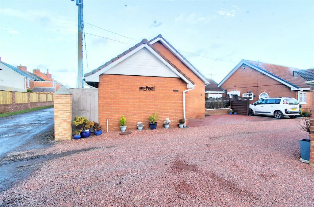 3 bedroom detached bungalow for sale in Woodburn Close, Bournmoor
