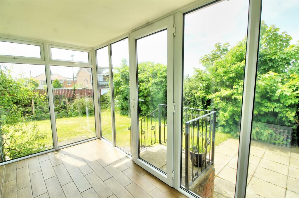 3 bedroom semidetached house for sale in Redlands, Penshaw, Houghton