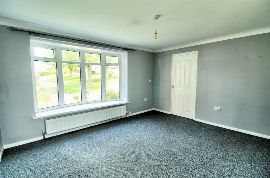 3 bedroom semidetached house for sale in Redlands, Penshaw, Houghton